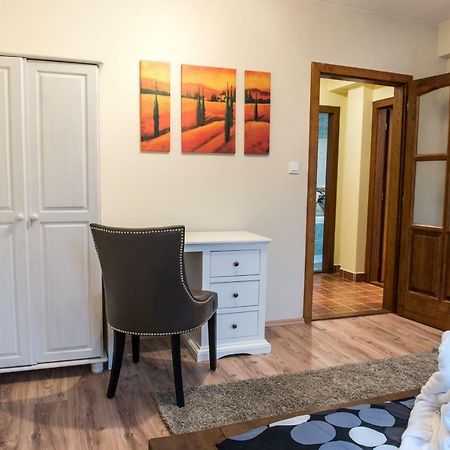 Spacious And Quiet Attic Flat In Centre Praga Zewnętrze zdjęcie