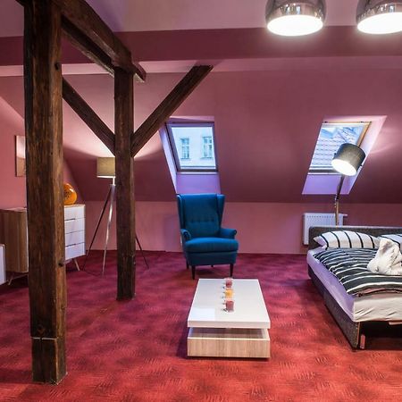 Spacious And Quiet Attic Flat In Centre Praga Zewnętrze zdjęcie