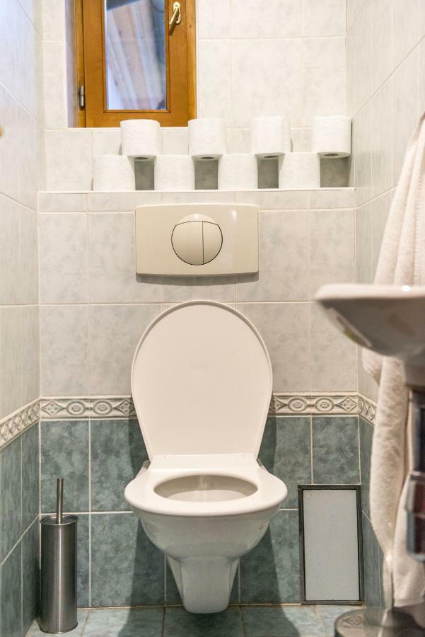 Spacious And Quiet Attic Flat In Centre Praga Zewnętrze zdjęcie