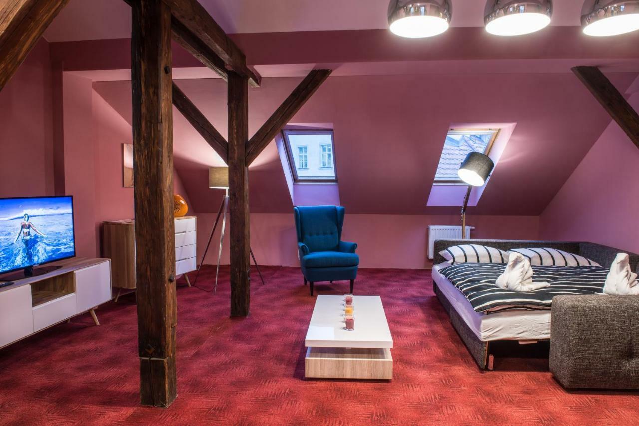 Spacious And Quiet Attic Flat In Centre Praga Zewnętrze zdjęcie