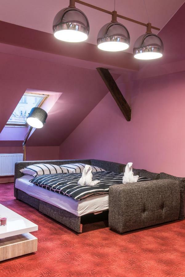 Spacious And Quiet Attic Flat In Centre Praga Zewnętrze zdjęcie