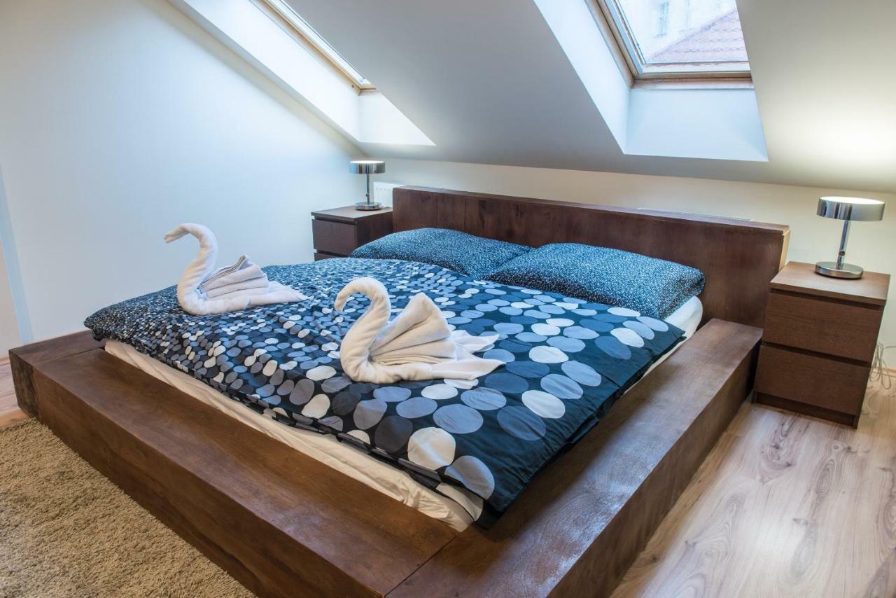 Spacious And Quiet Attic Flat In Centre Praga Zewnętrze zdjęcie