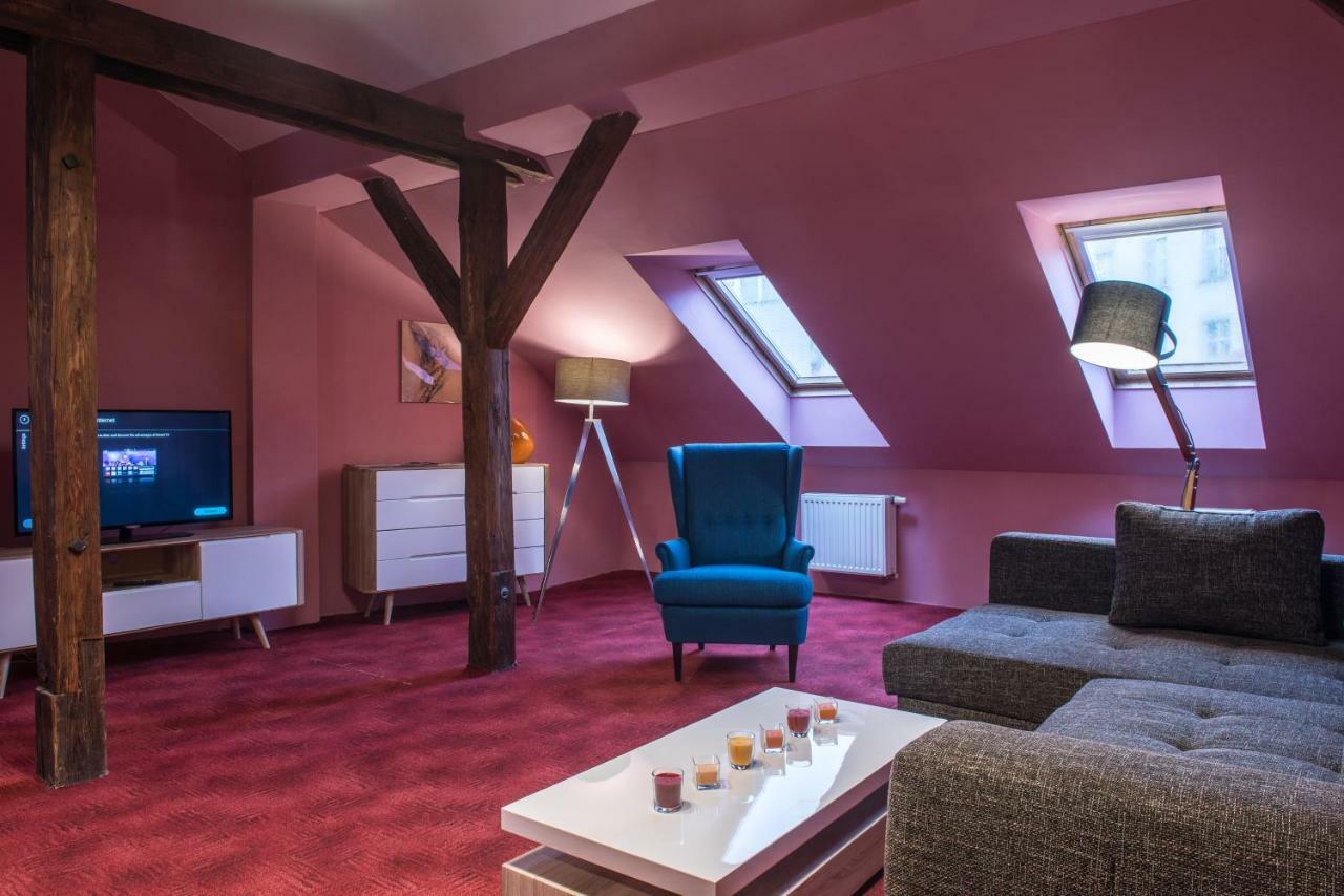 Spacious And Quiet Attic Flat In Centre Praga Zewnętrze zdjęcie