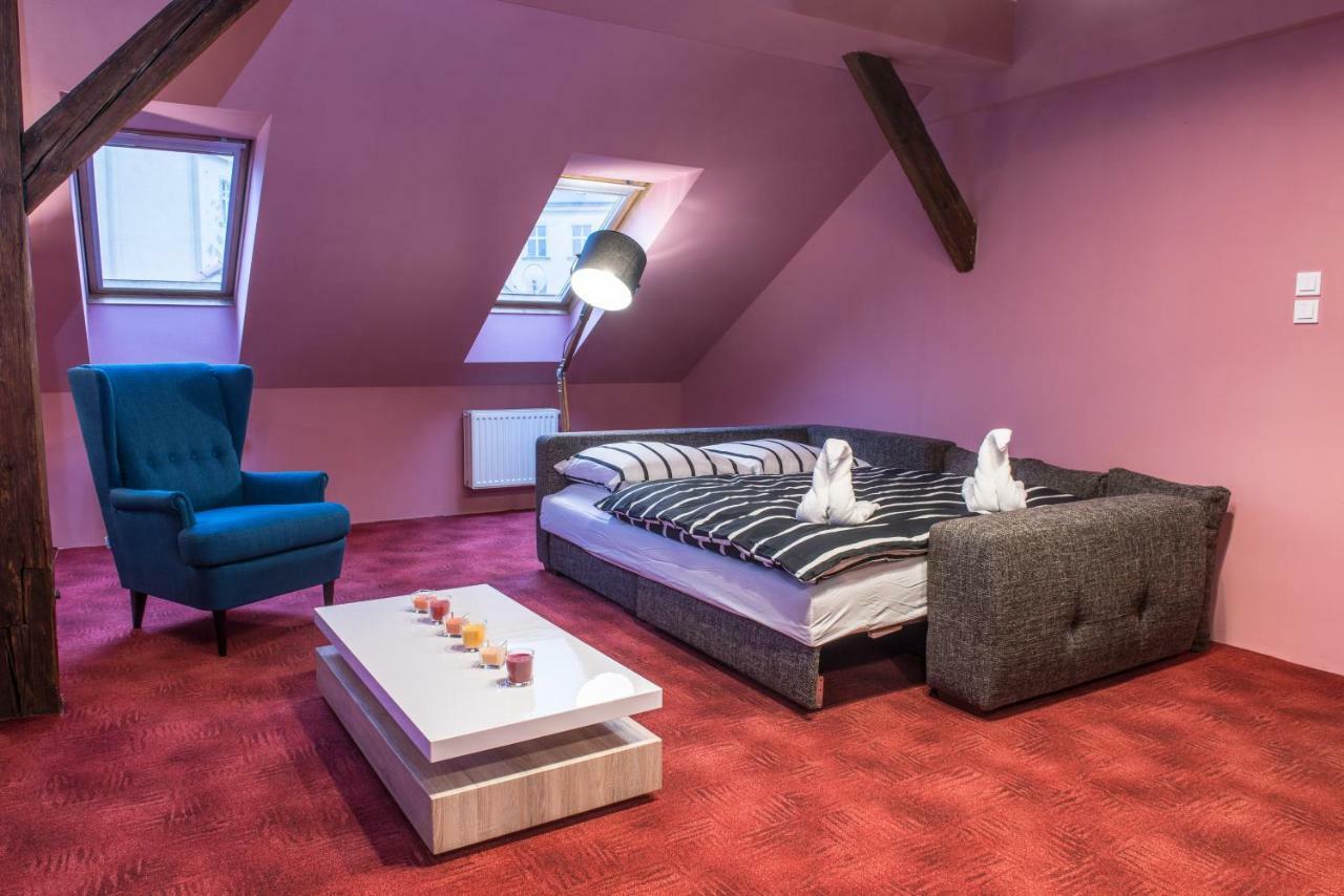 Spacious And Quiet Attic Flat In Centre Praga Zewnętrze zdjęcie